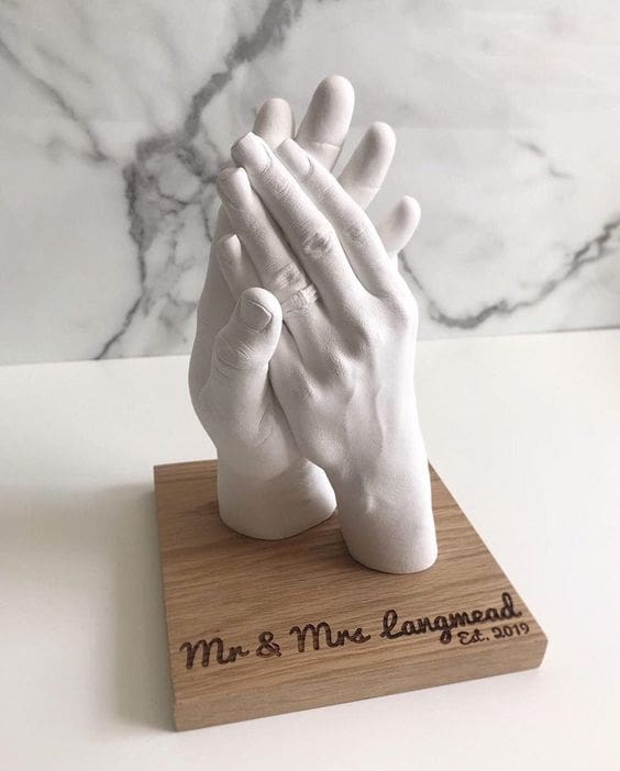 Handabdruck-Skulptur-Hochzeit3 Handabdruck Hochzeit: Alle Tipps & Ideen